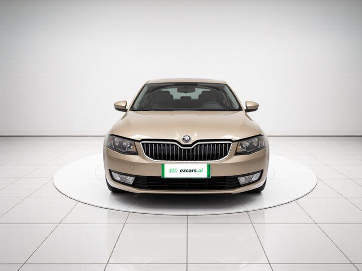 Octavia 2015 1.6L MT photo 2