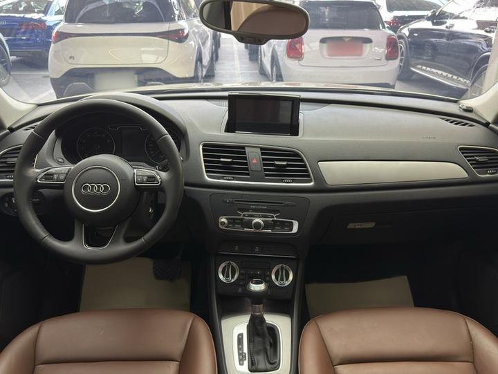Q3 2015 35 TFSI Progressive photo 4