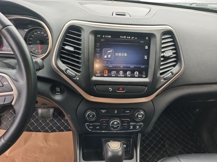 Cherokee 2016 2.0L photo 7