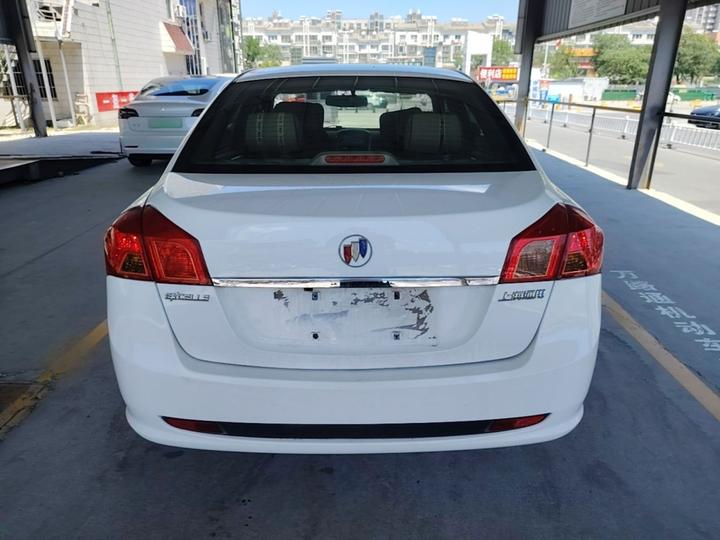 Excelle 2015 1.5L AT Classic photo 3