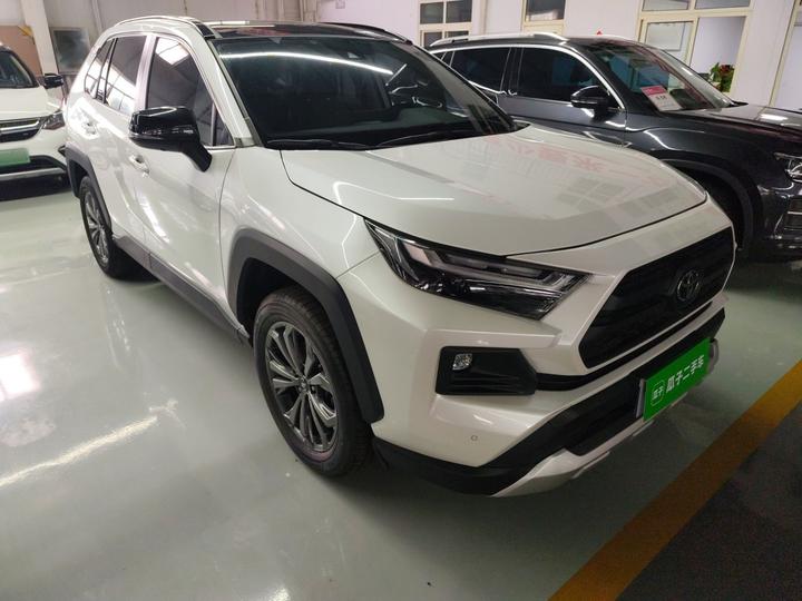 RAV4 2023 2.0L CVT AWD photo 3