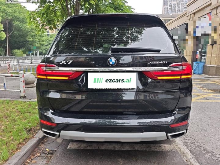 X7 2022 xDrive40i Leading Luxury photo 3