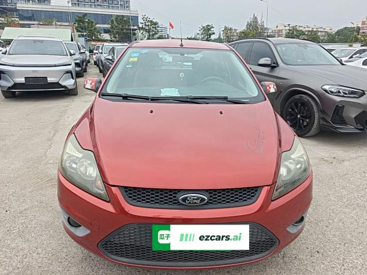 Focus 2013 Hatchback Classic 1.8L AT photo 2