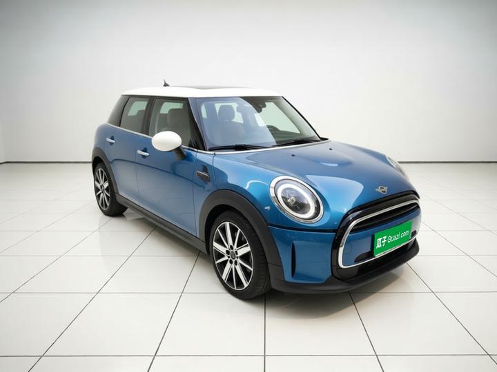 2022 1.5T COOPER 5-Door photo 3