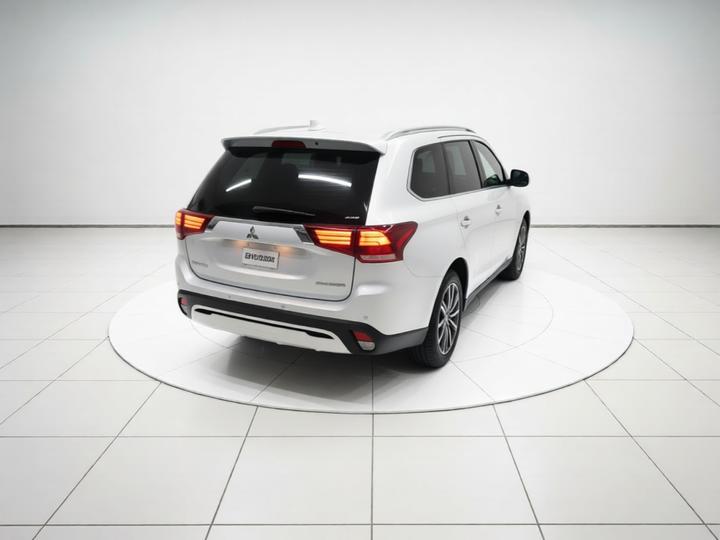 Outlander 2019 2.4L AWD Enjoy 5-Seater China VI photo 4