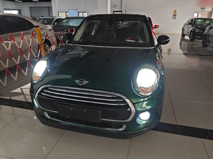 2016 1.5T COOPER 5-Door photo 2