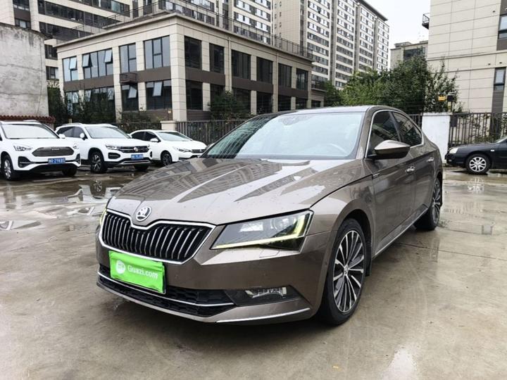 Superb 2016 TSI330 DSG
