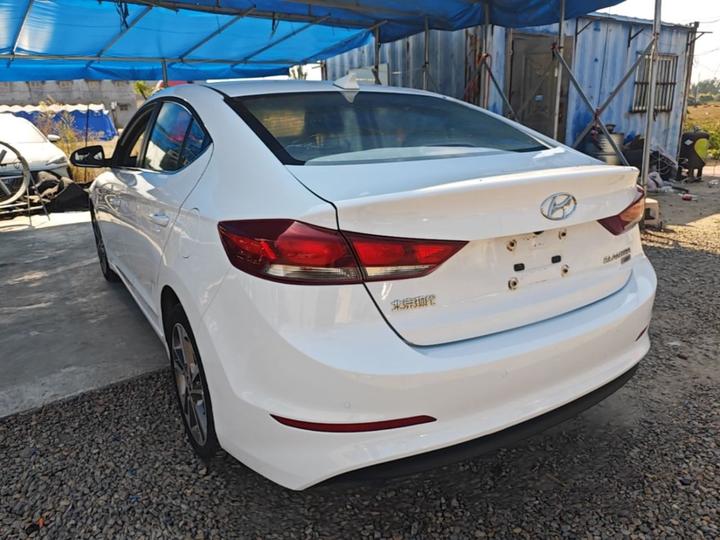 Elantra 2016 1.6L AT Smart Elite photo 4