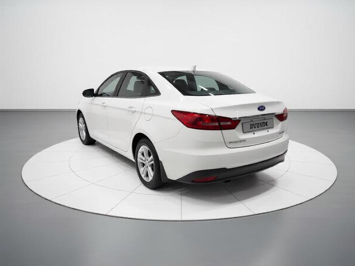 Escort 2019 1.5L AT photo 4