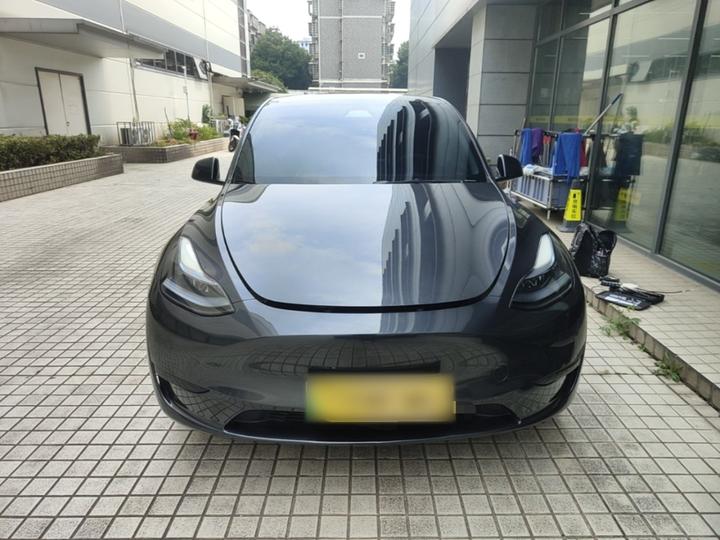 Model Y 2024 RWD photo 2
