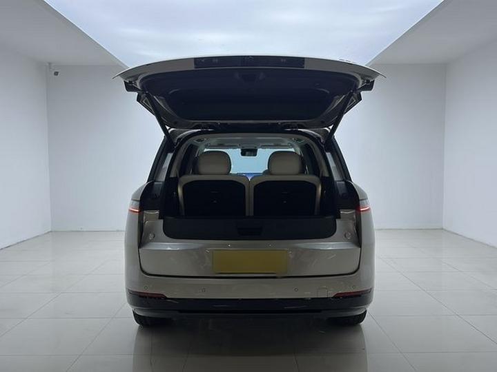 900 2025 1.5T Ultra 6-Seater photo 8