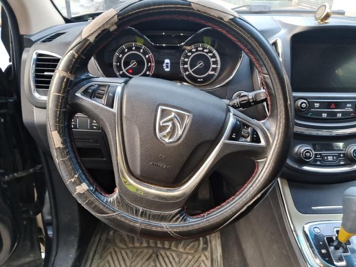 560 2016 1.8L iAMT Luxury photo 3