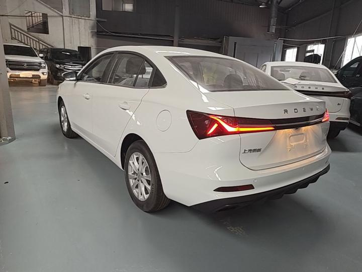 i5 2026 1.5L CVT Luxury photo 4