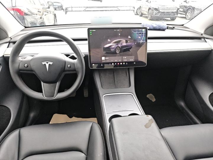Model Y 2024 RWD photo 5