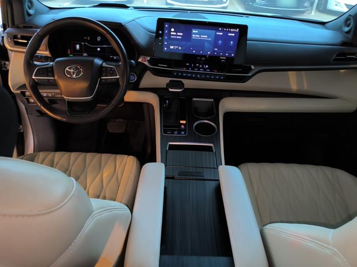 Sienna 2021 2.5L Hybrid Platinum photo 5