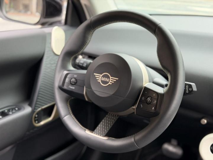 MINI COOPER 2024 456km COOPER E Classic photo 2