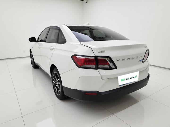 D60 2019 1.6L XL CVT China VI photo 4
