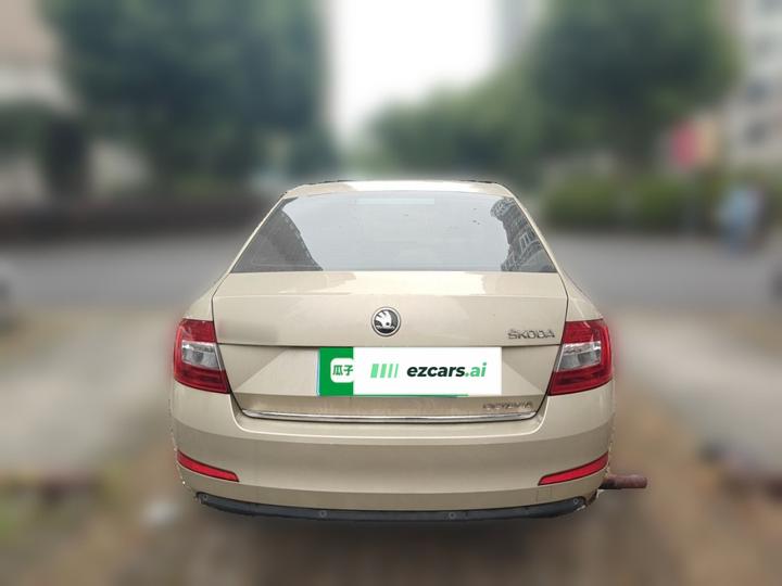 Octavia 2015 1.6L AT photo 5