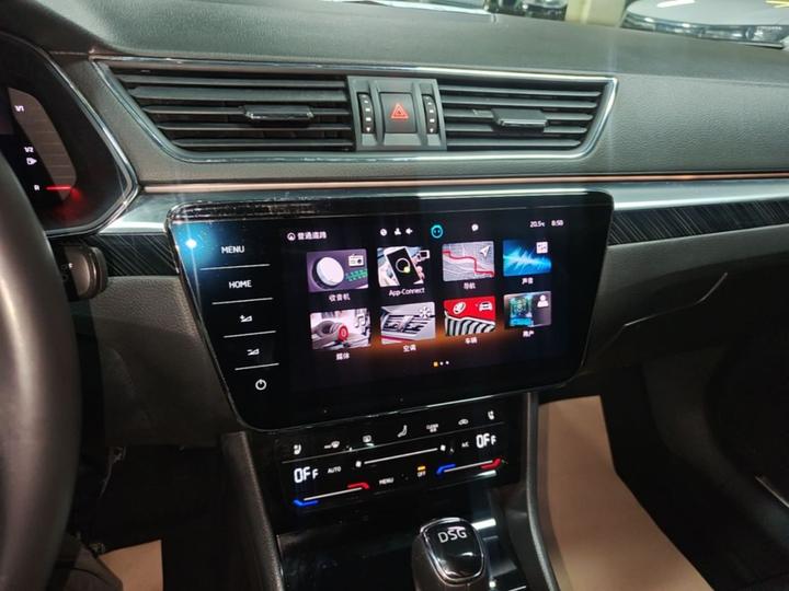 Superb 2022 TSI330 DSG photo 8