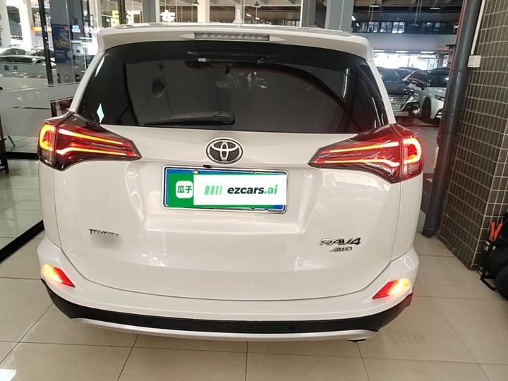 RAV4 2018 2.5L AT AWD Elite i photo 5