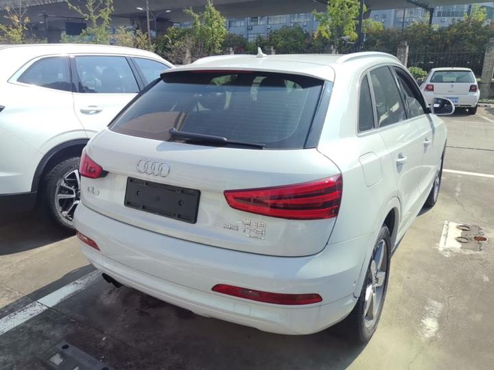 Q3 2015 35 TFSI quattro Luxury photo 6