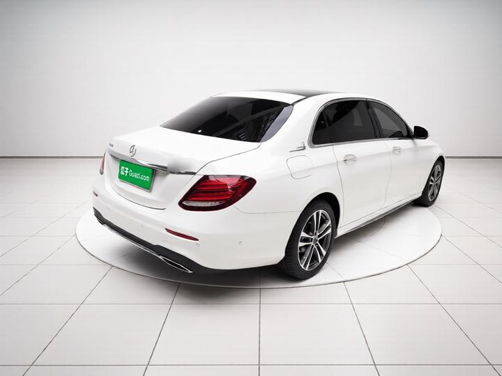 E-Class 2019 E 300 L Sport Luxury photo 6