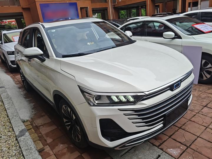 Bestune T77 2023 1.5T AT Luxury photo 3