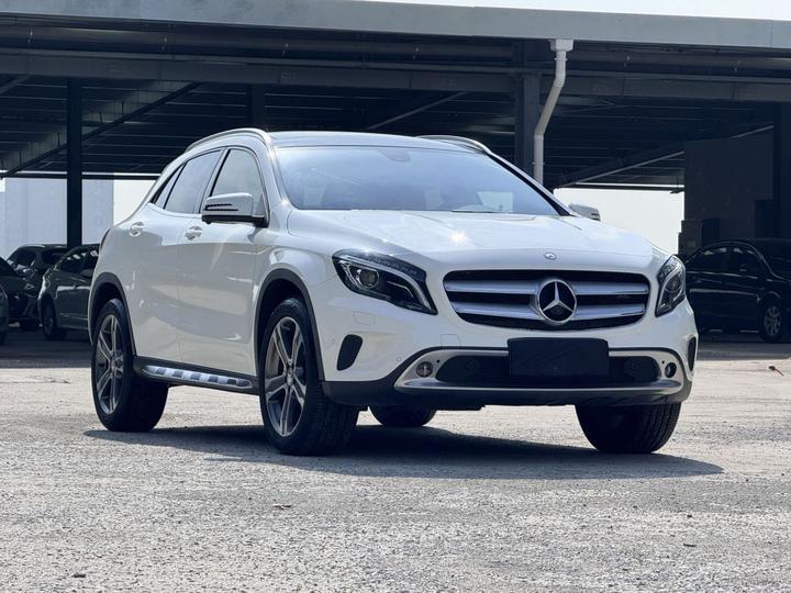 GLA 2015 GLA 220 4MATIC Luxury photo 3