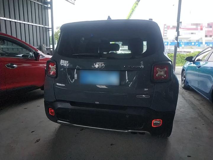 Renegade 2016 1.4T AT + photo 3
