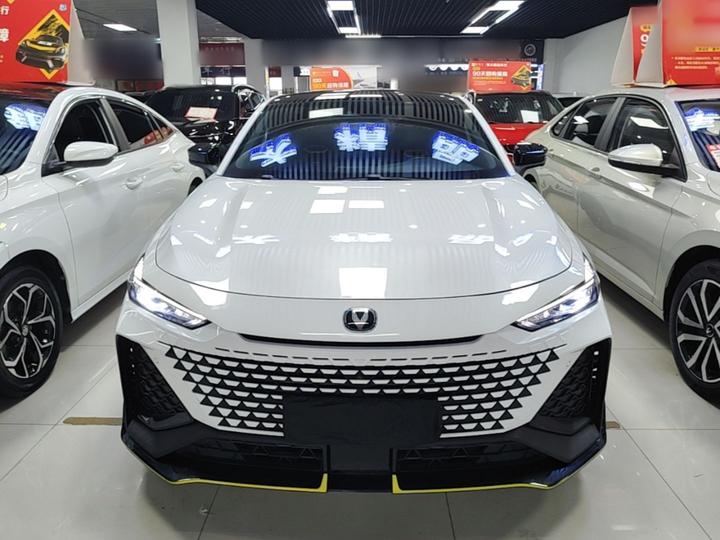UNI-V 2022 2.0T photo 2