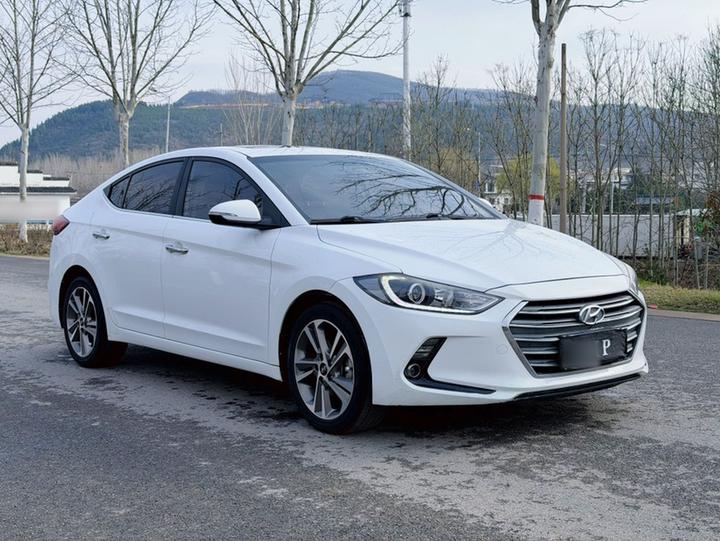 Elantra 2016 1.6L AT Smart photo 3