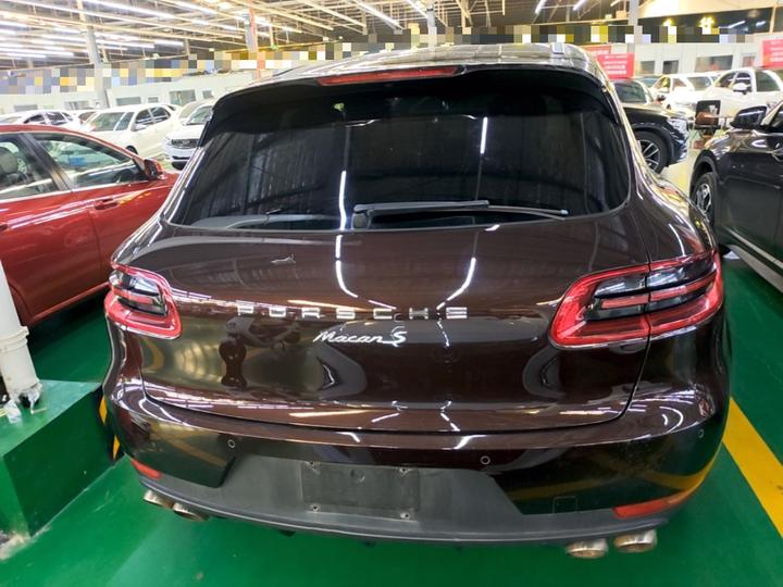 2017 Macan 2.0T photo 3