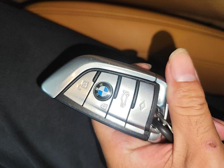 7 Series 2017 750Li xDrive 4-Seater photo 8