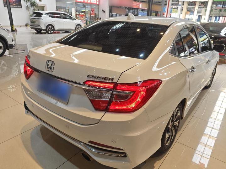 Crider 2016 1.8L CVT Luxury photo 4
