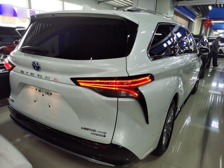 Sienna 2021 2.5L Hybrid Supreme photo 4
