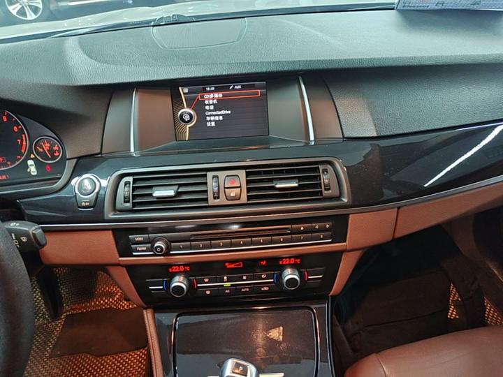 5 Series 2014 520Li photo 4