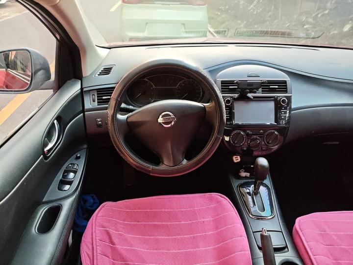 Tiida 2011 1.6L CVT Comfort photo 3