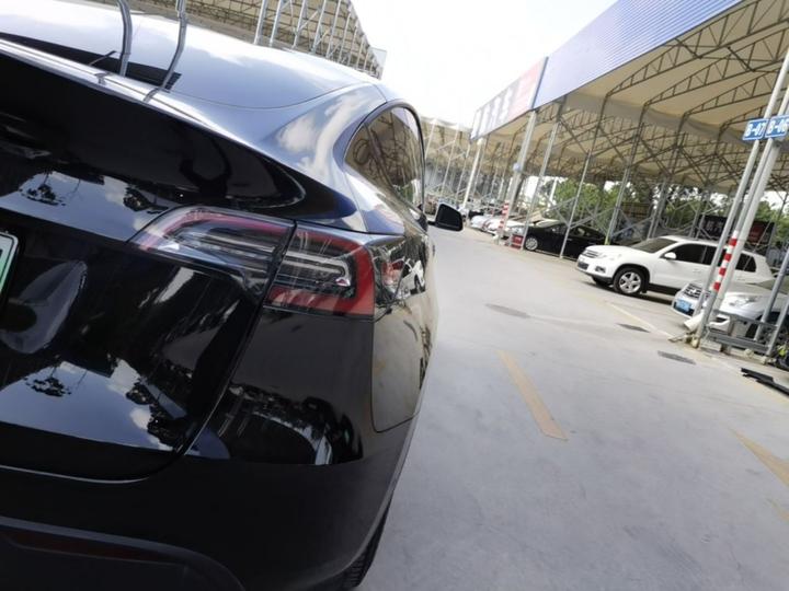 Model Y 2021 Standard Range RWD photo 7