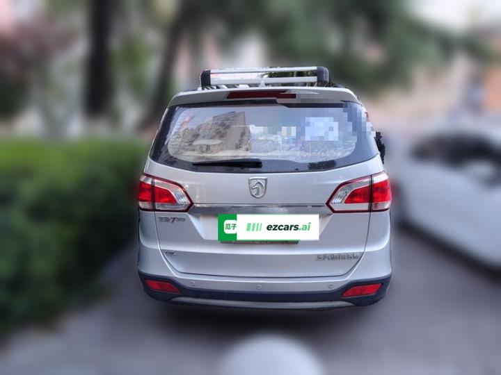 730 2014 1.8L MT Comfort 7-Seater photo 5