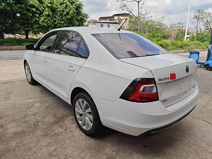Rapid 2018 1.6L AT Comfort photo 4