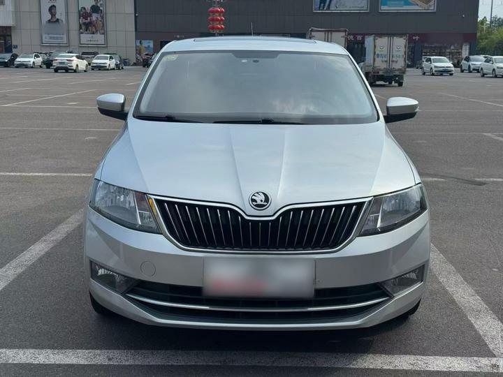 Rapid 2018 1.6L AT Comfort photo 2