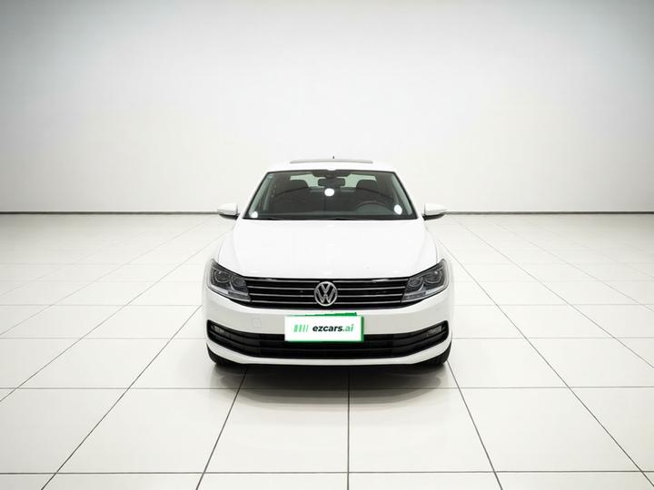 Lavida 2017 1.6L AT photo 2