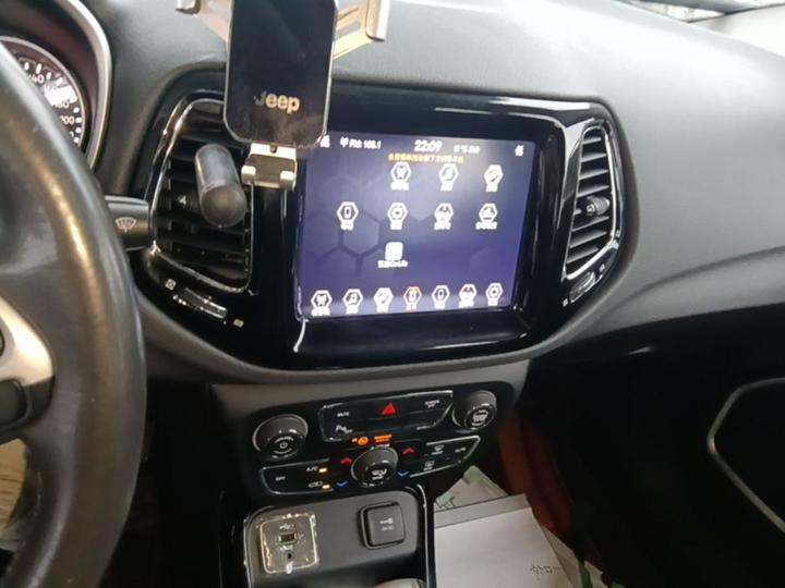 Compass 2019 220T AT photo 8