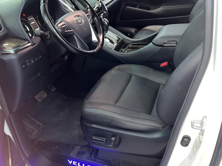2020 Hybrid 2.5L HV Premium photo 8