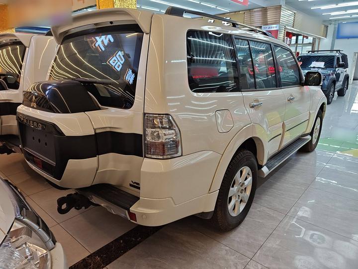 Pajero Parallel Import photo 4