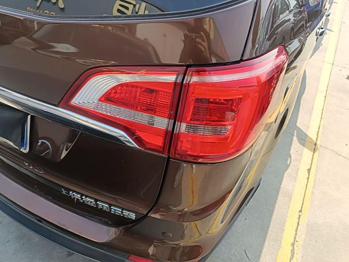 730 2016 1.5L MT Luxury 7-Seater photo 7