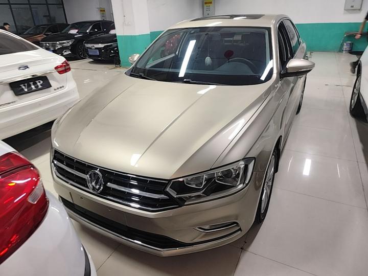 Bora 2016 1.6L AT Comfort photo 2