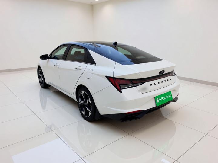 Elantra 2021 1.5L CVT LUX Premium photo 4