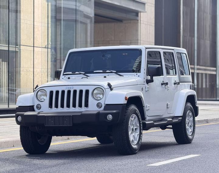 Wrangler 3.0L Sahara 4-Door Comfort