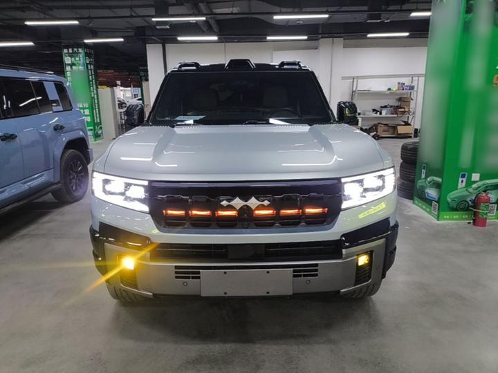Fang Cheng Bao Leopard 8 2025 Flagship 7-Seater photo 2